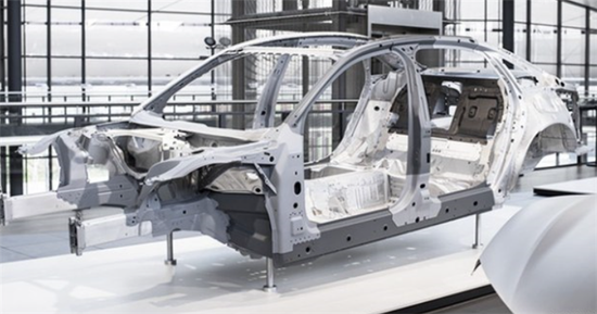 鋁制發(fā)動(dòng)機(jī)，鋁制散熱器，全鋁車(chē)身